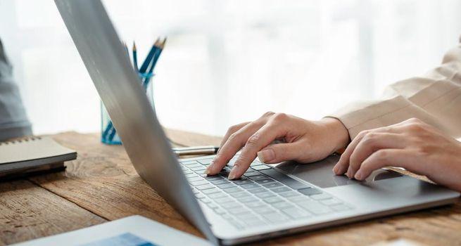 GTN Stock Surges 25% After Q4 Earnings Beat: Is Gray Media a Buy on 2026 Guidance?