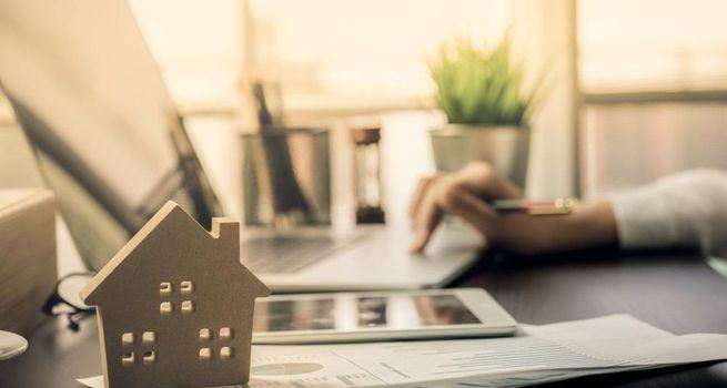 Toll Brothers lifts 2026 delivery outlook as luxury demand holds