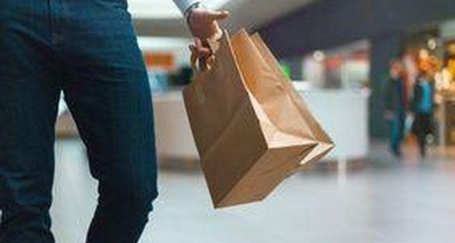 Macy's, Inc. (NYSE: M) net income drops 60% in Q1FY25 as revenue drops