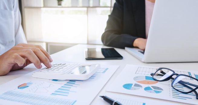 Dominion Energy Just Got an Analyst Upgrade After the NextEra Deal, Here's the Utility AI Power Trade That Investors Are Missing