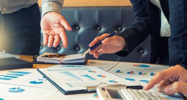 Palantir Technologies (NASDAQ:PLTR) Rides AIP Adoption as Commercial Demand Accelerates