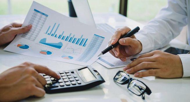 Penske Automotive Group (NYSE:PAG) Surges on Take-Private Deal Backed by Penske Corp and Mitsui