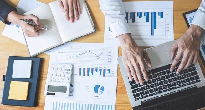 Snowflake Inc (NYSE: SNOW) Maintained at Overweight