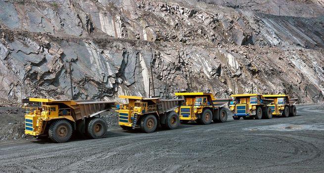Silver Crumbles 3.5% as Three Macro Forces Align Against the Metal