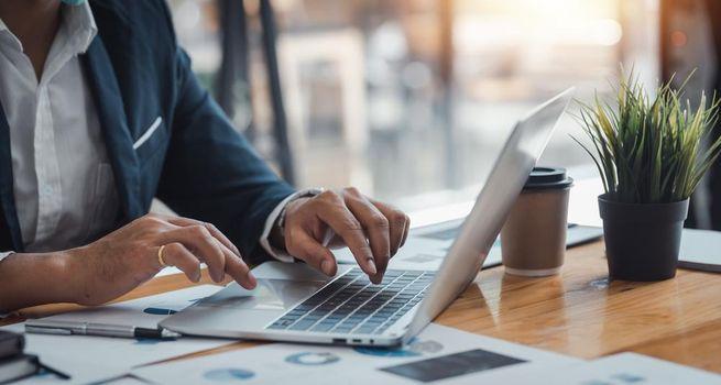 Top 5 Best Cash Flow Stocks to Consider in 2026: Growth Outlook & Forecast Analysis