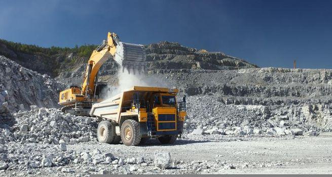 Albemarle Stock Slide Tests Lithium Price and Battery Demand Risk