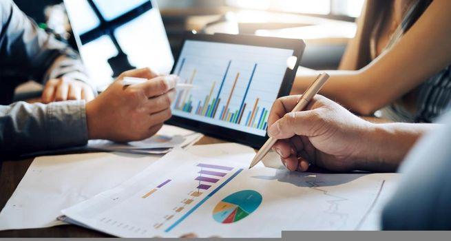 Canadian National Railway’s (NYSE:CNI) Revenue Misses Forecasts, EPS Beats Estimates