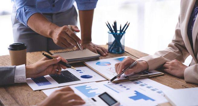 What Will Visa (NYSE:V) Report Against USD 3.50 EPS?