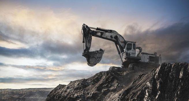 CRML Stock Drops 8.6%: What’s Behind the Critical Metals Selloff?