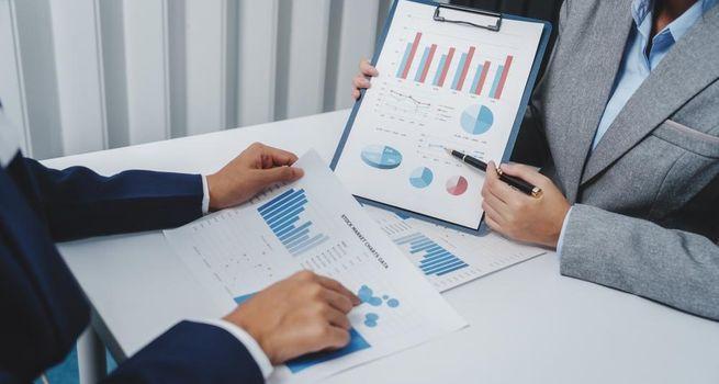 Gold Surges, Bitcoin Consolidates: Why Institutional Capital Is Buying Both in 2026