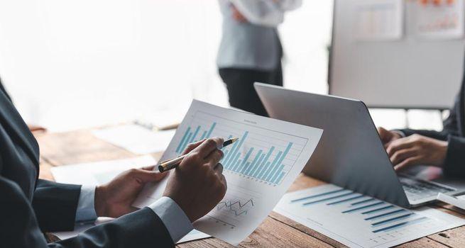 Viant Technology (NASDAQ: DSP) Drops Amid Tech Selloff: What the New Publisher Solutions Launch Means for CTV Ad Revenue