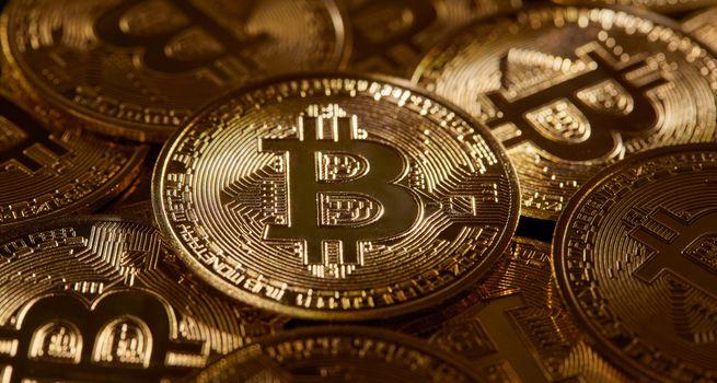 Bitcoin’s Rally Fades Below Key Averages, Reinforcing Bearish Structure