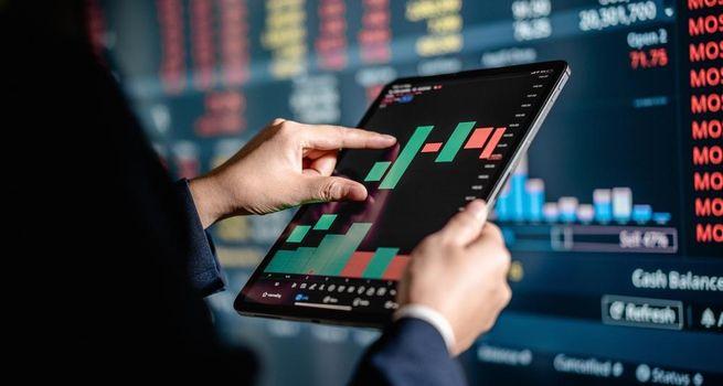 US Sector Performance Analysis: Financials Lead Defensive Rotation as Technology Suffers Sharp Pullback