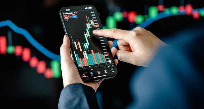 US Consumer Credit Rises $20.7 Billion, Beats Forecast in May 2026 as Revolving Debt Climbs