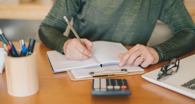 Why Did MINT Income Fund (TSX:MID.UN), Blue Ribbon Income Fund (TSX:RBN.UN) and Majestic Gold (TSXV:MJS) Rise on Payout Appeal?
