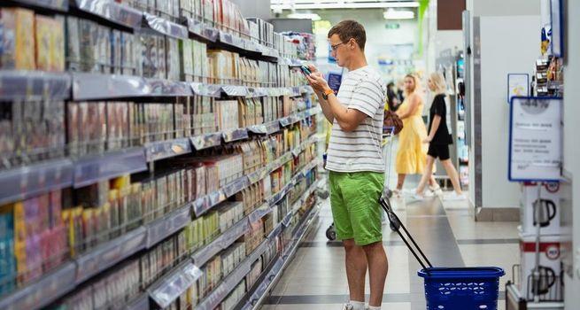 Lowe's Companies, Inc. (NYSE:LOW) Gains 0.25% as LOW's Housing-Retail Story Refuses to Fade
