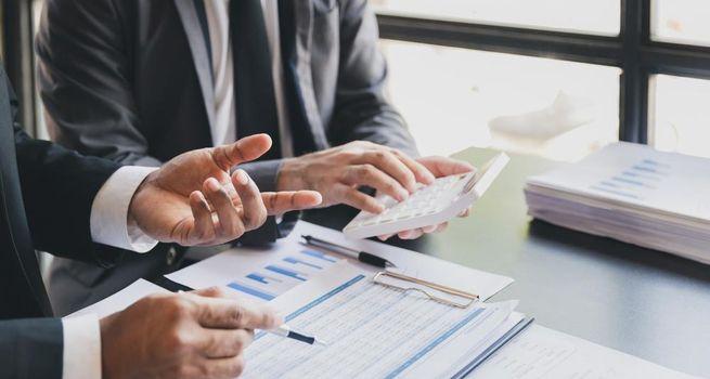Why is a casino operator down 35.2% this year, with a 1.08 analyst score, an RSI of 24.1 and a USD 900 million bond deal behind it?