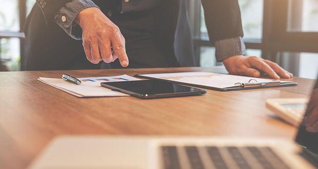 Why Are Chips Down 4% for iShares Semiconductor ETF (NASDAQ:SOXX)?