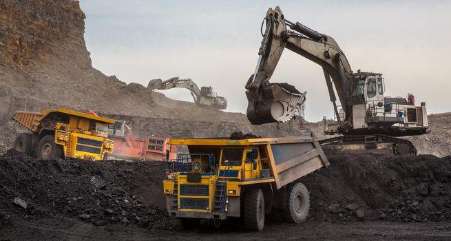 Gold and Silver Surge as US-Iran Nuclear Deal Nears Agreement