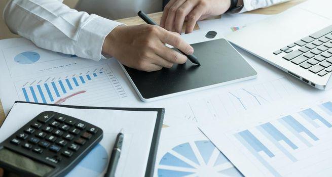Meta Crushed Earnings and Wall Street Is Still Selling, Here's the Paradox That Every META Investor Must Understand