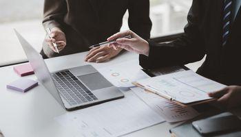 What Should Investors Watch as Caterpillar (NYSE:CAT) Prepares to Report Third Quarter Results?