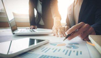 Alphabet (NASDAQ:GOOGL) Buy Rating Holds as Stock Nears $500 Despite Pullback