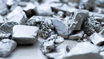 Silver Sinks More Than 5% From Post-Fed High as Hawkish Outlook Boosts Dollar