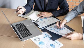 Third Guidance Raise of the Year Keeps Gilead Sciences (NASDAQ:GILD) Firm After Hours