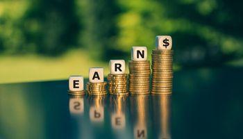Chewy Earnings Preview: Can CHWY Deliver Another Pet Retail Beat?