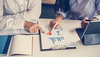 Polaris (NYSE:PII) Rallies 8% as Q3 Beat and Third Guidance Raise Lift Powersports Outlook