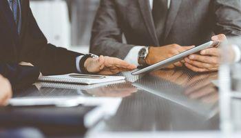 The Charles Schwab Corporation (NYSE: SCHW) Pushes Into Prediction Markets as Wall Street’s Next Trading Frontier Opens Up