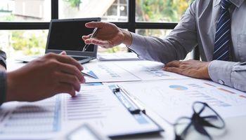 Rivian (NASDAQ:RIVN) Shares Slip Despite Focus on Autonomous Driving Strategy