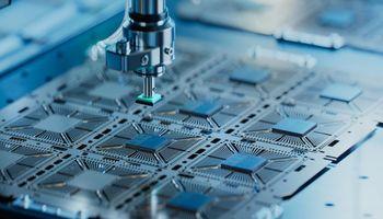 Why Coherent (NYSE:COHR) Stock Fell 11.44% as AI Optics Momentum Cooled