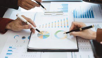 Why United Airlines (NASDAQ:UAL) Went Nowhere on the Dow Transportation Average as Rivals Rallied