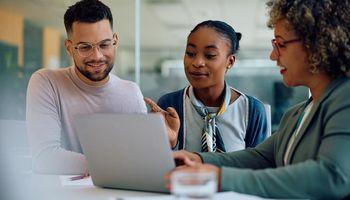 TJX (NYSE:TJX) Plans a Dividend Increase and Share Retirement for Fiscal 2027