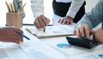 Rocket Lab Corporation (NASDAQ: RKLB) — Momentum Leader Pulls Back to Critical Support as Long-Term Uptrend Faces Its First Major Test