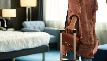 Frontier Group (NASDAQ:ULCC) Rallies as Airline Stocks Attempt a Comeback