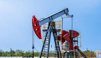Goldman Sachs Warns EV Surge Could Trim Global Oil Demand by Up to 320,000 Barrels Daily by Late 2027