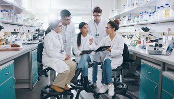 Medical Device Maker Secures $1B Debt Deal in 2026, Shifting Leverage Amid Sector Pressures