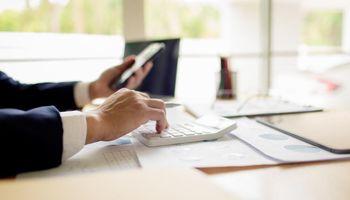 Dana (NYSE: DAN) Shares Down 5%: What Do the Latest Filings Say About the Off-Highway Sale and 2026 Outlook?