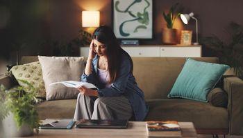 Is ACCO Brands (NYSE:ACCO) Tariff Refund Windfall Masking a 6.2% Drop in Comparable Sales?