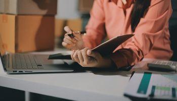 Can AI Spending and Financing Lift Microsoft (NASDAQ:MSFT), Alphabet (NASDAQ:GOOGL), Broadcom (NASDAQ:AVGO), SK hynix (NASDAQ:SKHY) in 2026?