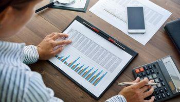 Progressive (NYSE:PGR) Improves Combined Ratio to 88.7 as Portfolio Losses Trim Earnings