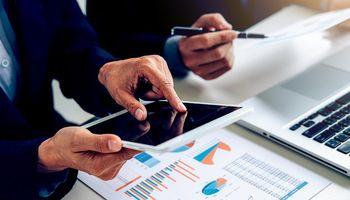How MGM Resorts' (NYSE:MGM) Quarterly Report Left Shares Little Changed